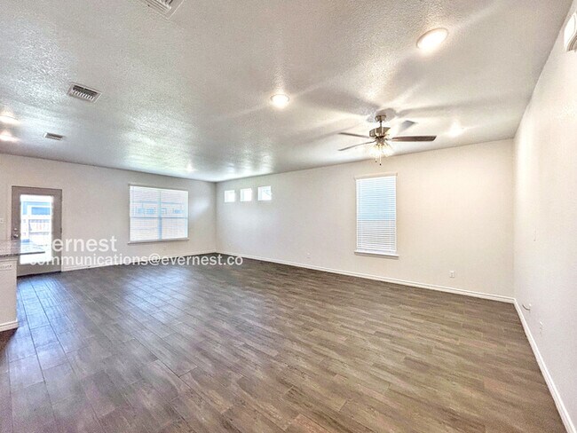 Foto del edificio - ACT NOW! / Newer 3 Bedroom Home in Temple / Pet Friendly / Fenced Yard / Special Offer