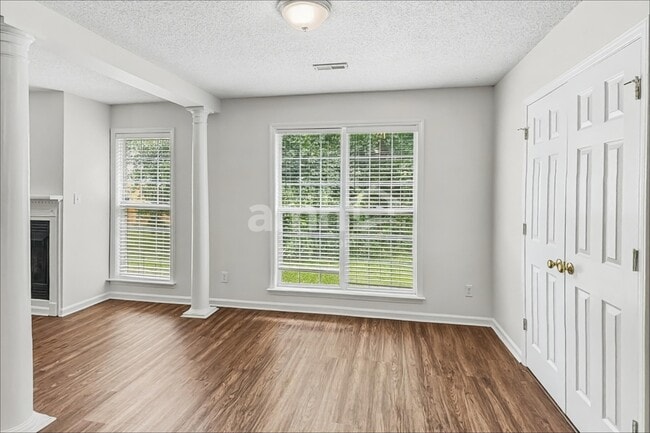 Building Photo - 4902 Hunters Bluff Dr