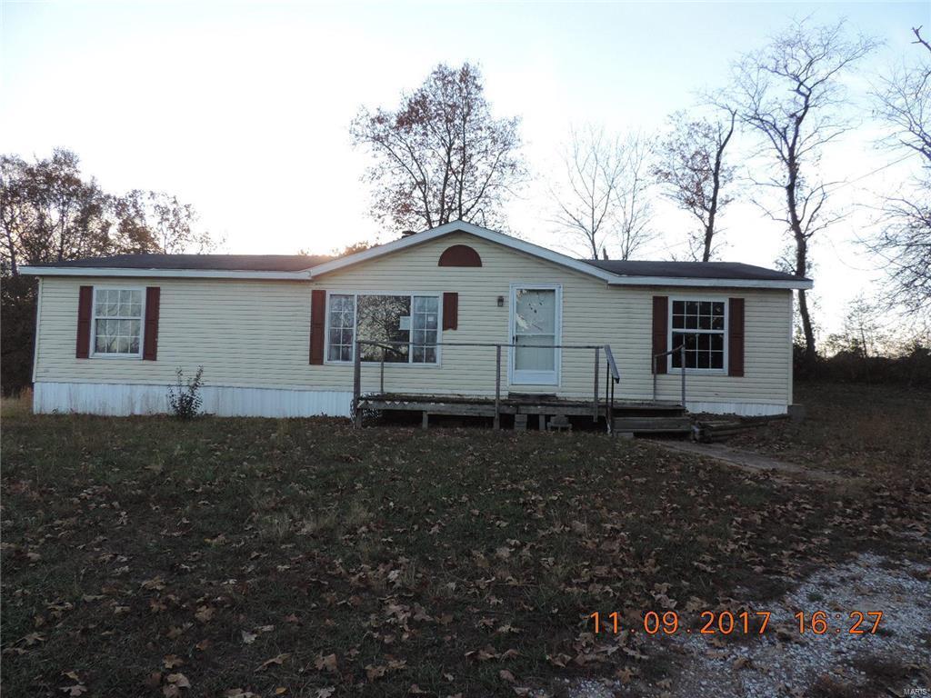 Primary Photo - MINERAL POINT - large ranch home with fire...