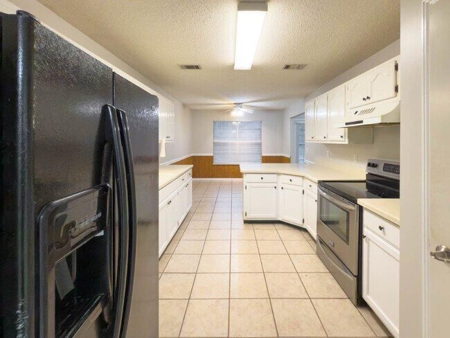 Foto del edificio - 1761 Guildford Ct