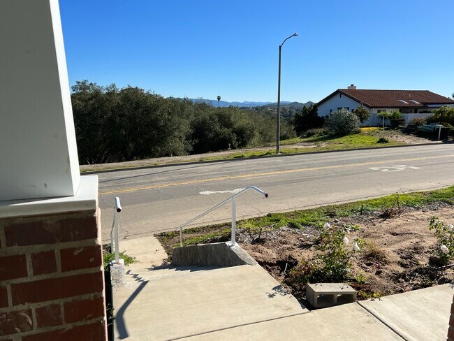 Building Photo - 28648 Meadow Glen Way W