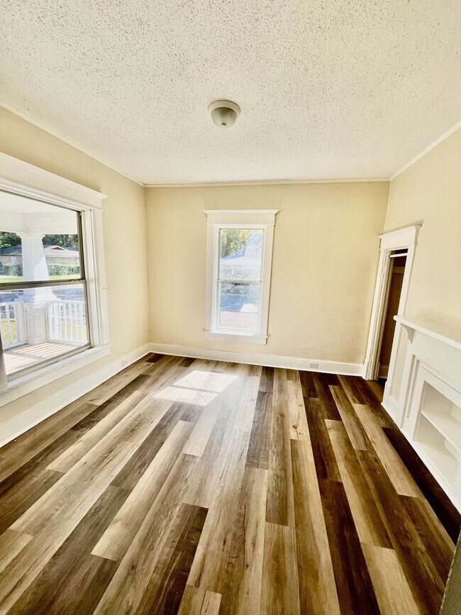 Foto del edificio - 211 S Cornelia Ave