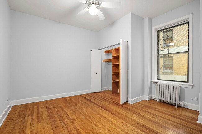 Foto del edificio - 3330 N Lake Shore Dr