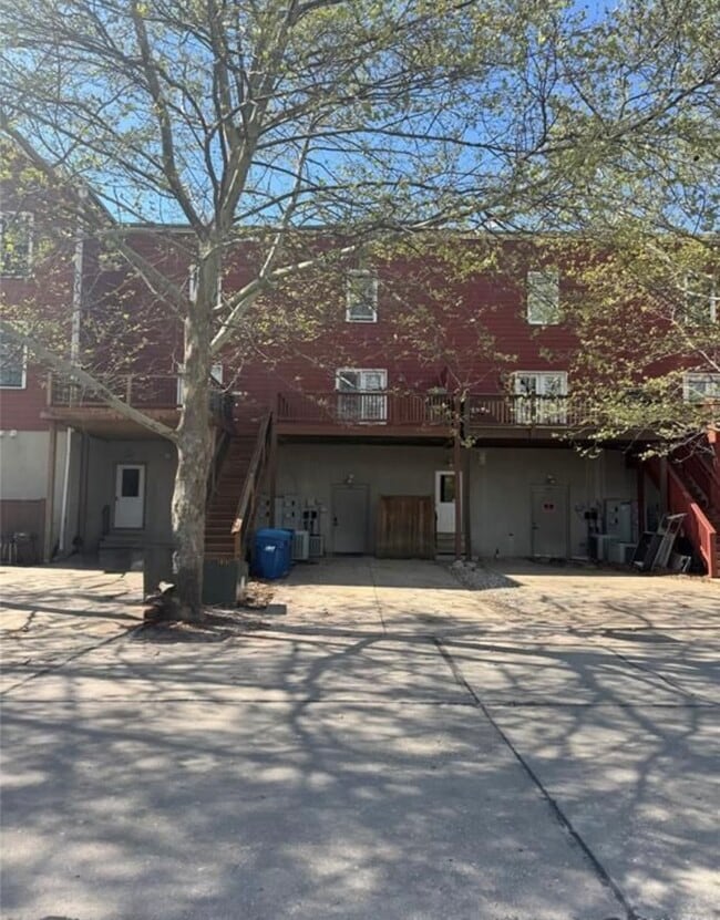 Building Photo - 3245 Domain St