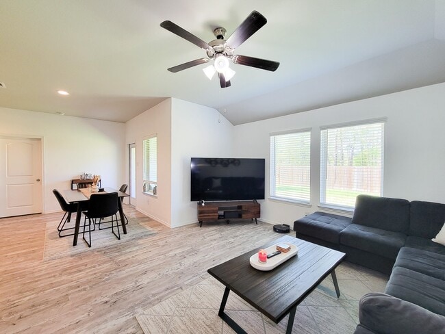 Building Photo - 2326 Strong Horse Dr