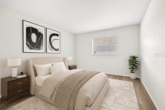 Foto del edificio - 13250 Ridge Rd S