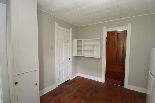 Foto del edificio - Charming Two Bedroom Unit in the Heart of ...