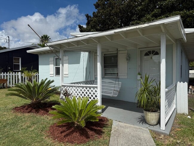 Block House 3bdrms/2baths - 609 16th Ave S