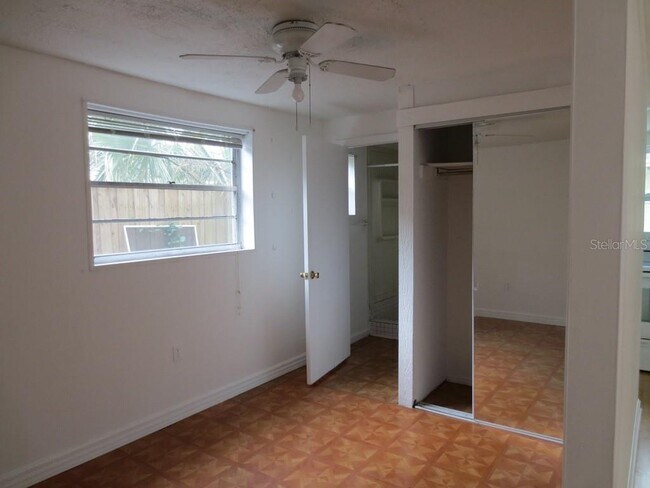 Foto del edificio - 6004 N Suwanee Ave