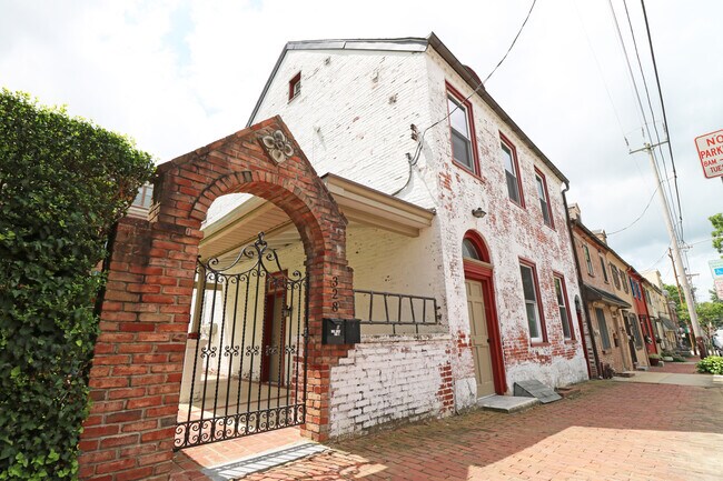 Foto del edificio - 328 W Gay St