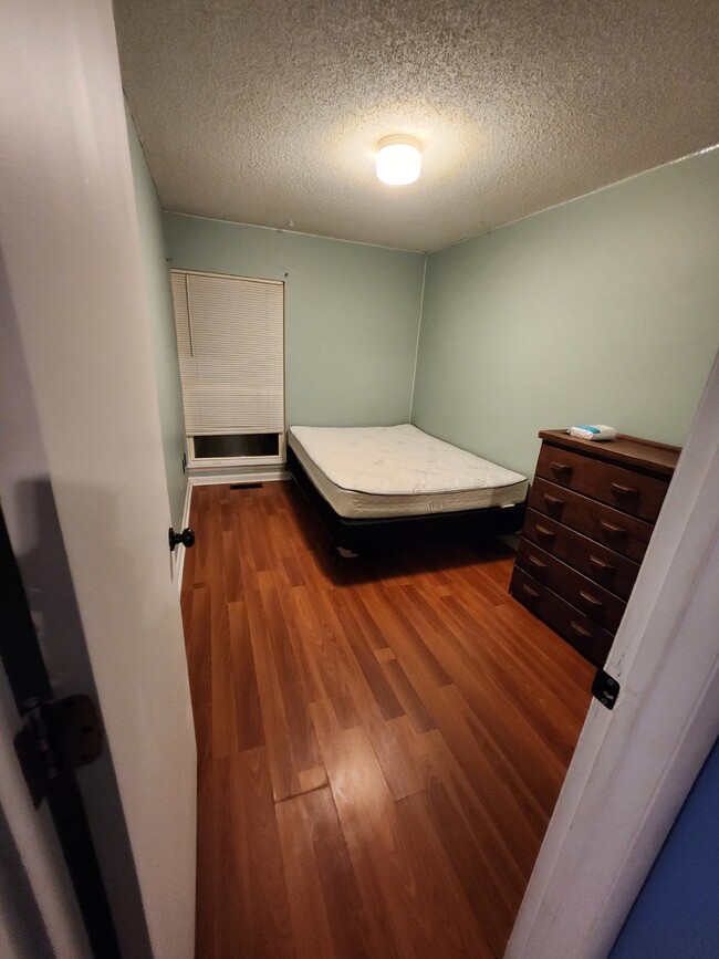 Building Photo - "Rent a floor in this 4-Bedroom Furnished ...