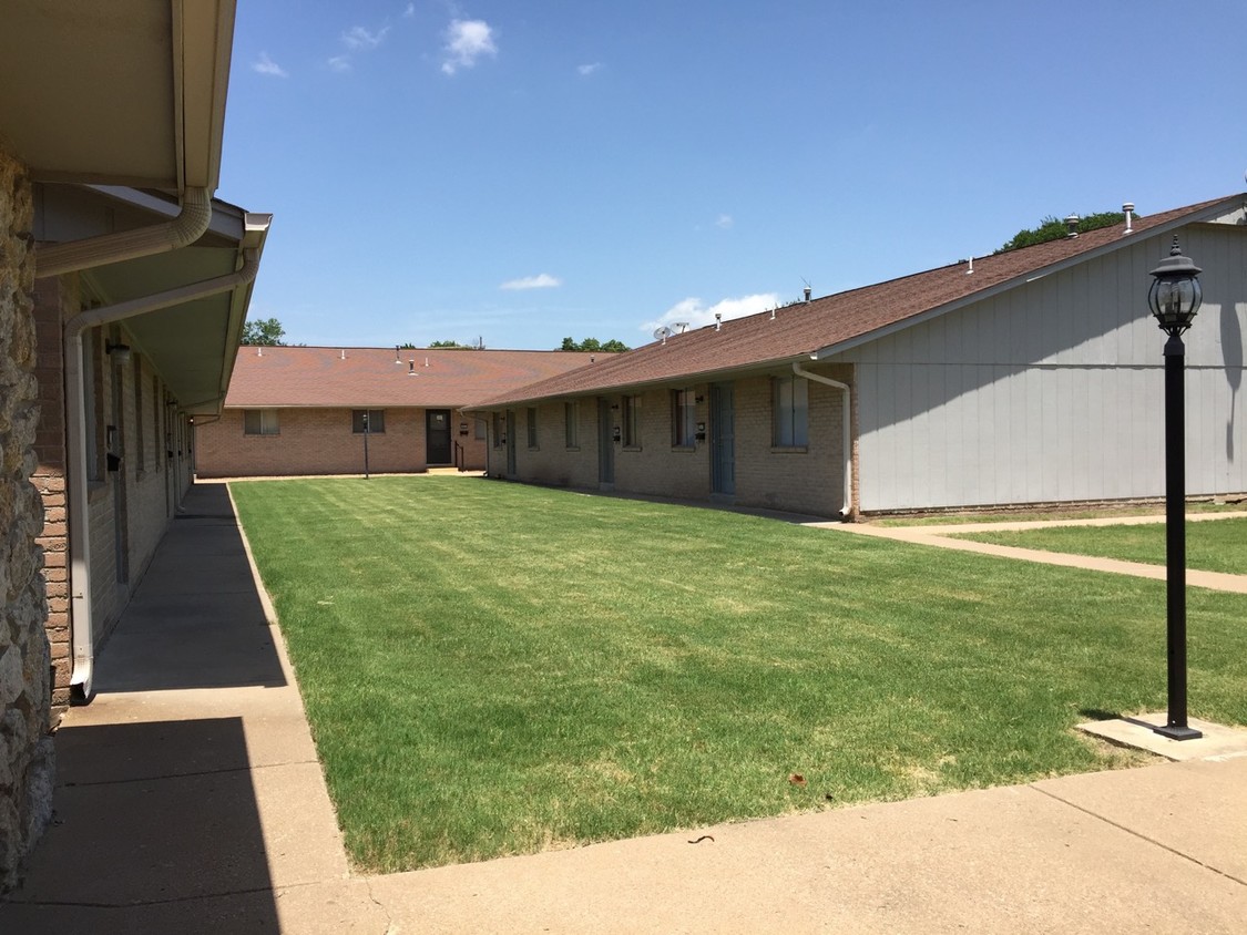 Building Photo - Sandalwood Apartments