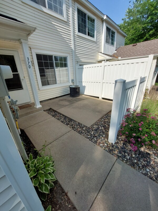 Building Photo - 370 Leeward Trail