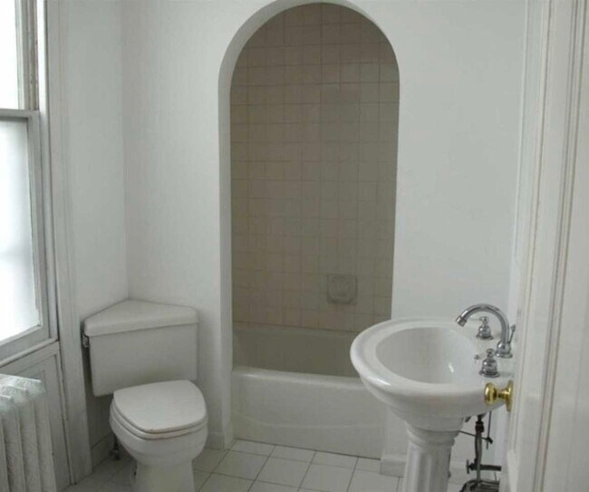 Building Photo - 51 S Clinton St