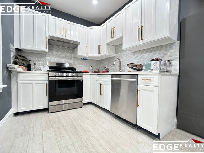 Building Photo - 16 Leicester St