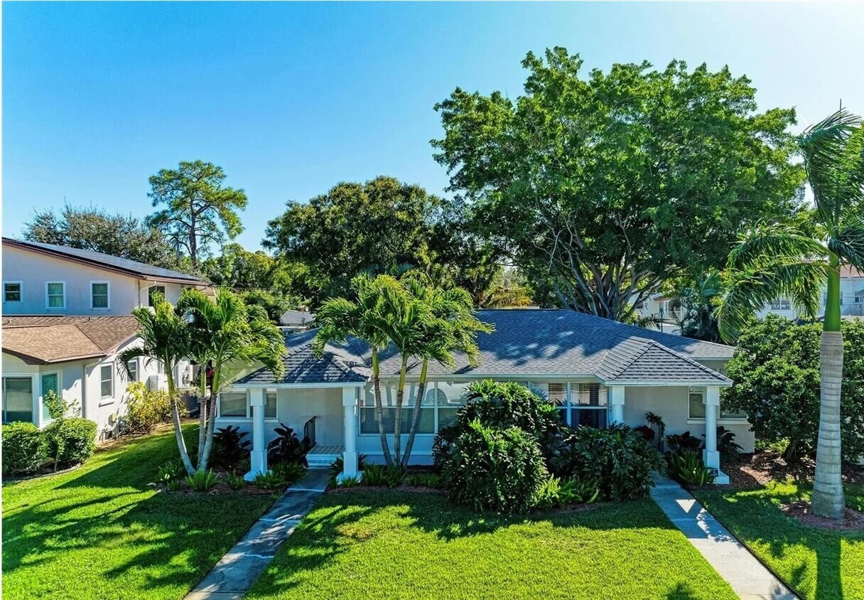 Foto principal - 235 Mateo Way NE