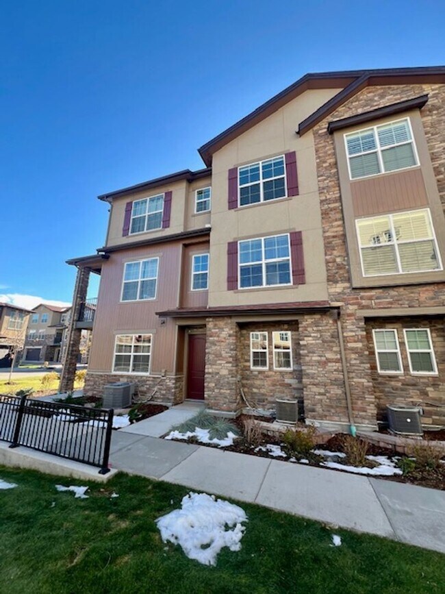 Foto del edificio - Stunning 2 Bed, 2.5 Bath Townhome