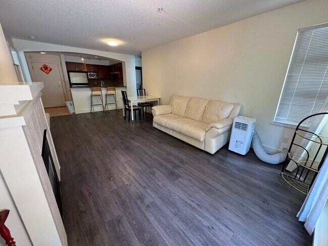 Photo du bâtiment - 5725 Agronomy Rd