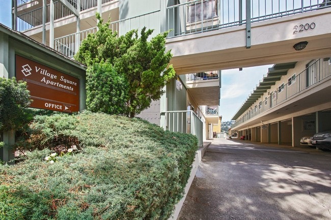 Building Photo - 2200 Village Ct