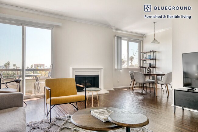 Foto del edificio - 467 S Arnaz Dr