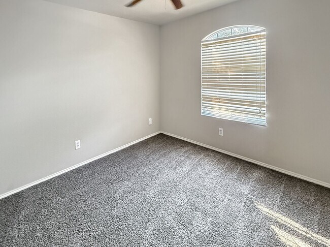 Foto del edificio - Stylish 3-Bedroom Home