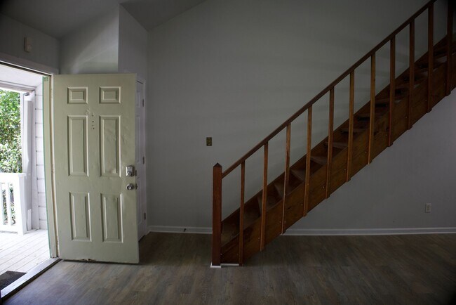 Front door entrance - 171 Parkbrook Cir