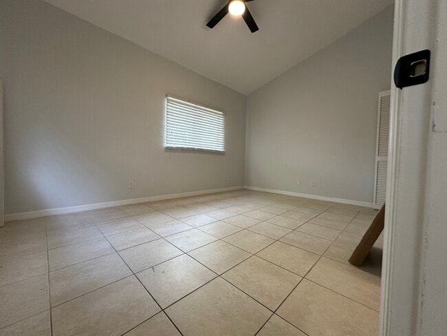 Foto del edificio - 26610 Southern Pines Dr