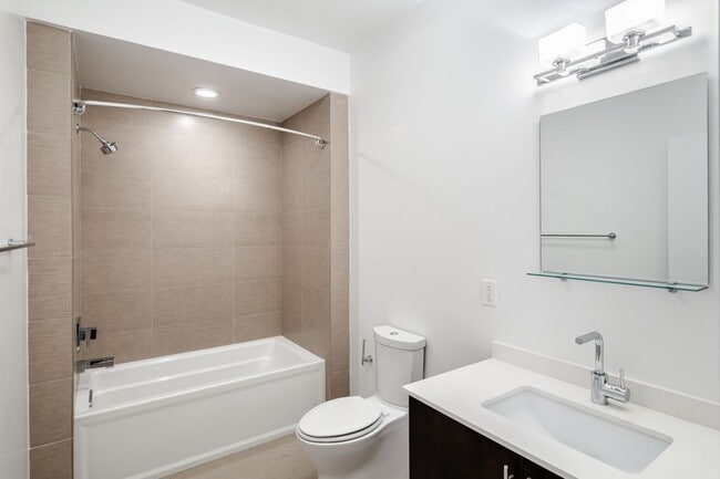 Building Photo - 3 Bedroom Townhome in the heart of Northern Liberties