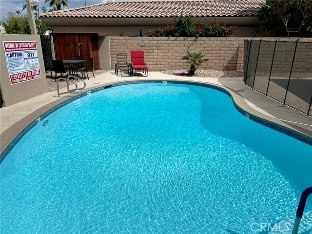 Foto del edificio - 74443 Driftwood Dr