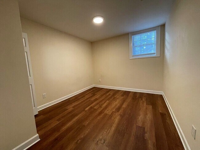 Foto del edificio - 2106 Pawnee Dr SE