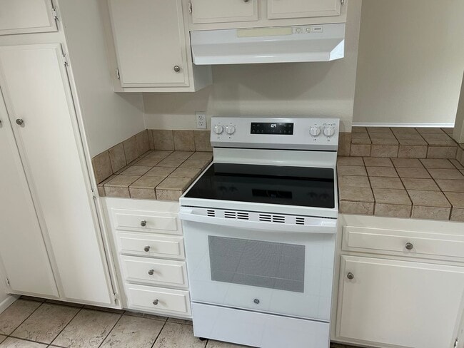 Foto del edificio - 3 Bedroom Home Near UCSD, UTC Mall, and Be...