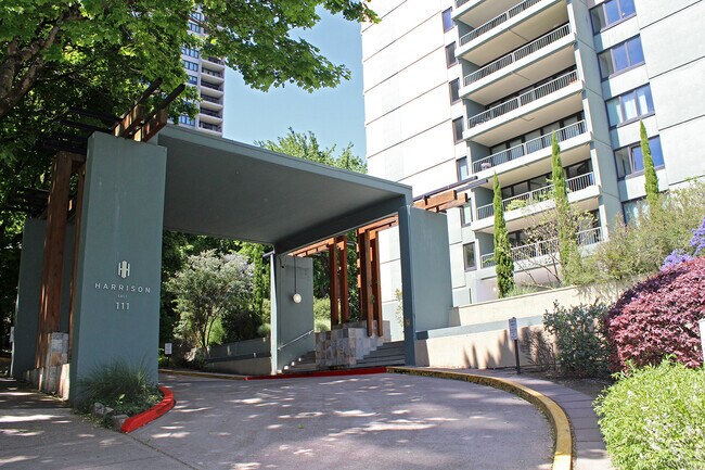 Building Photo - VIEW VIEW VIEW! Spacious Downtown 1 Bed Condo with Balcony, Views, & Parking