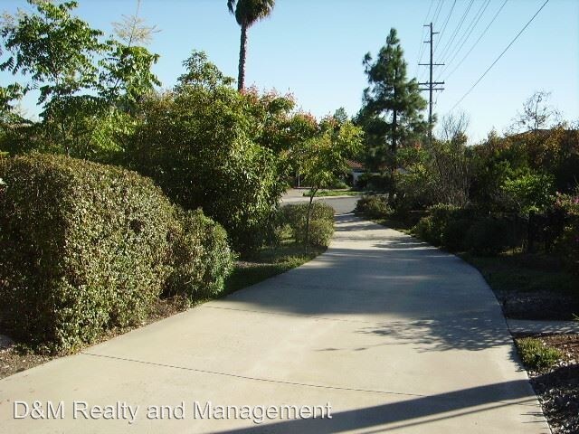Foto del edificio - 5 br, 3.5 bath House - 13814 Lake Poway Road