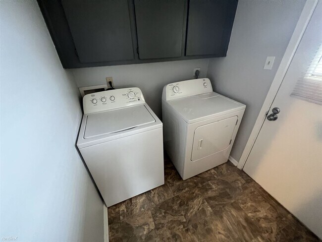 Foto del edificio - 2 br, 1 bath 4plex - 2901 Prairie Flower C...