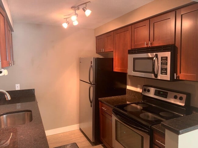Building Photo - 15819 NE Leary Way