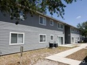 Building Photo - 100 E Rhodes Dr