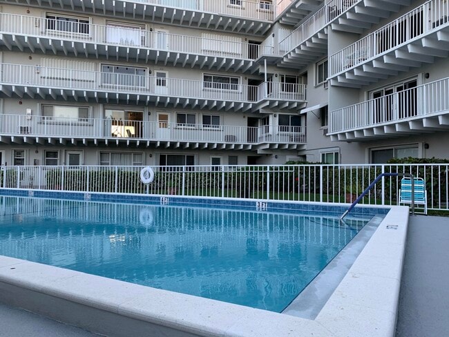 Foto del edificio - 3500 S Ocean Blvd
