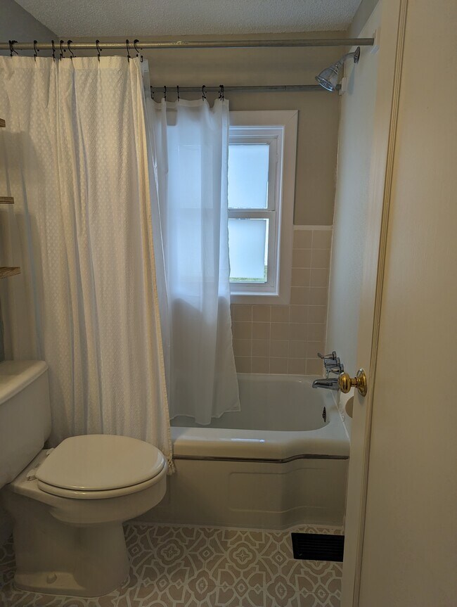 Foto del edificio - 865 43rd Ave