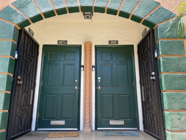 Front Doors - 607 N Irving Blvd
