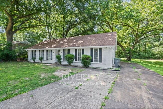Photo - A Must See!!!! Located in a Premium Part of Town & Section 8 Welcomed!! House