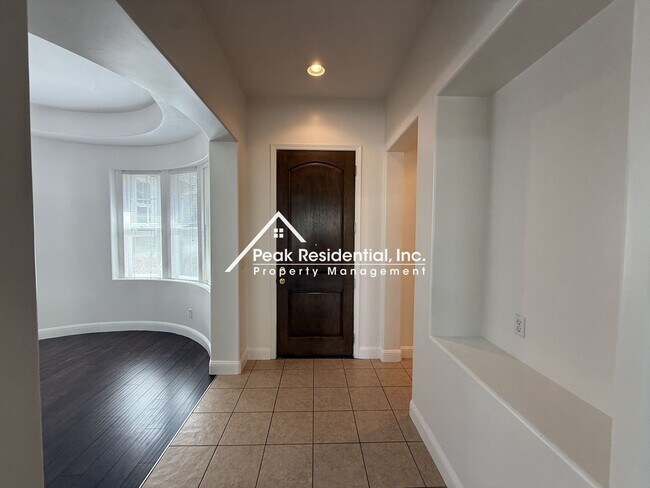 Foto del edificio - Charming 4 bedroom 2 bathroom home in Elk Grove!