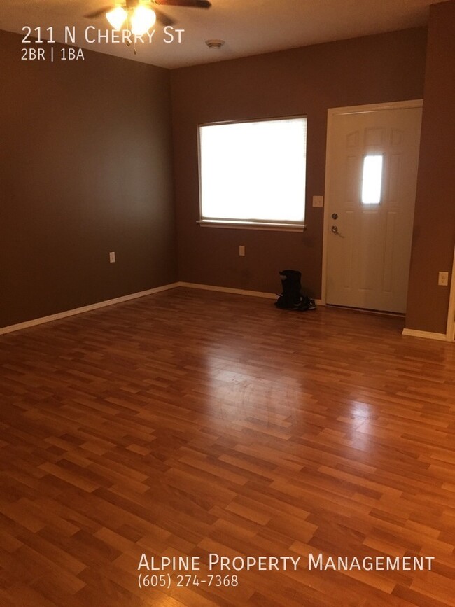 Building Photo - 2 Bedroom Twinhome For Rent in Lennox, SD!!