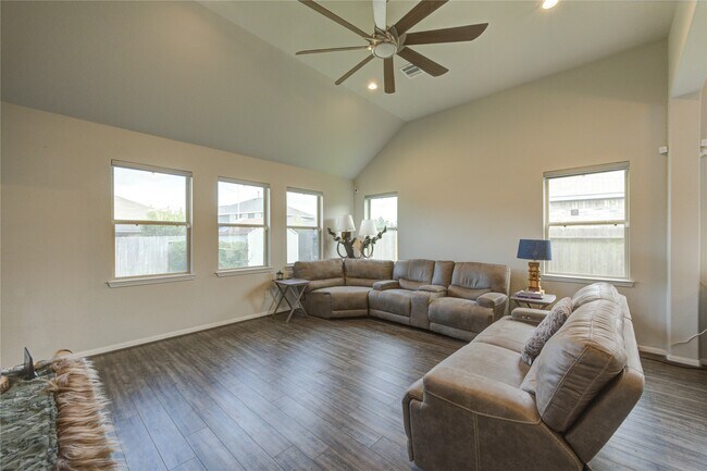 Foto del edificio - 30434 Butternut Oak Ln