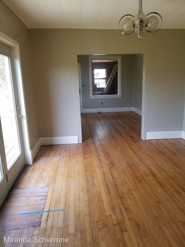 Foto del edificio - 422 E 11th St