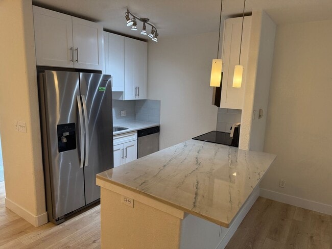 Available NOW! Updated 1 Bedroom 1 Bath Condo for Rent in Jefferson Park - Available NOW! Updated 1 Bedroom 1 Bath Condo for Rent in Jefferson Park