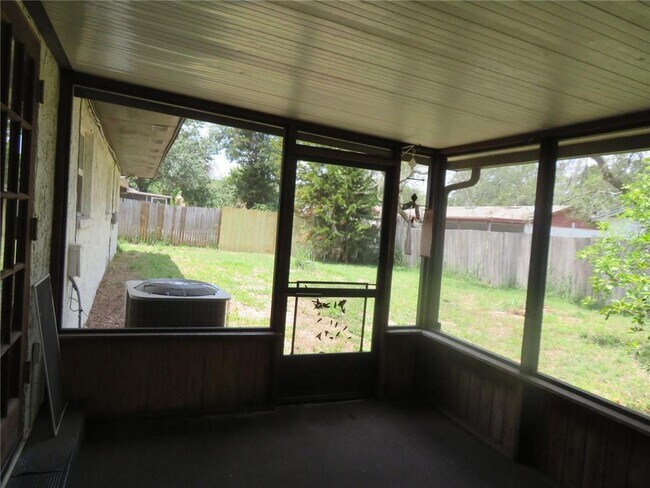 Foto del edificio - 4669 Montauk St