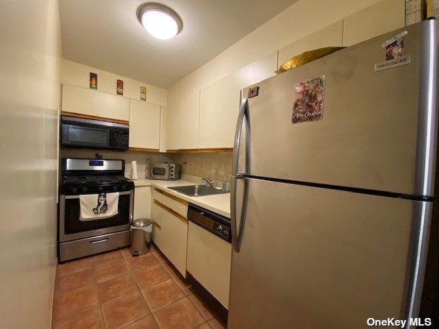 Building Photo - 66-70-70 79th St
