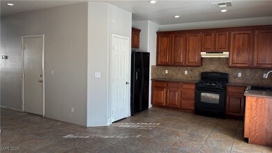 Building Photo - 6365 Pebblecreek Lodge Way