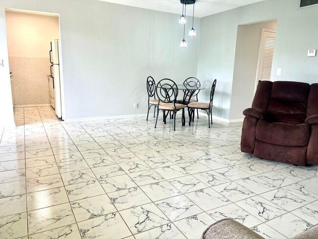 Foto del edificio - 216 N Federal Hwy