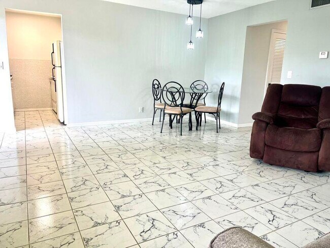 Building Photo - 216 N Federal Hwy